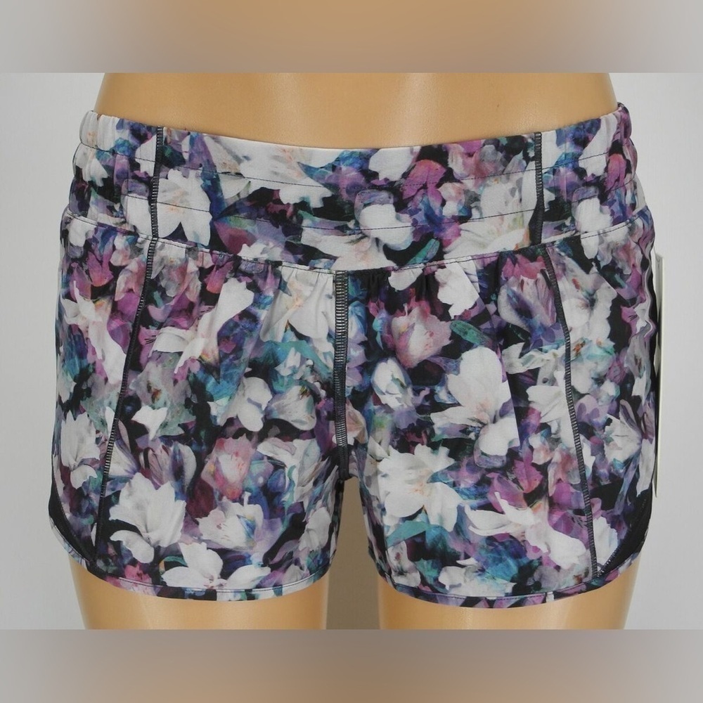 Low rise Hotty Hot 2.5" Short Utopia Multi color brief lined Size 4 LULULEMON